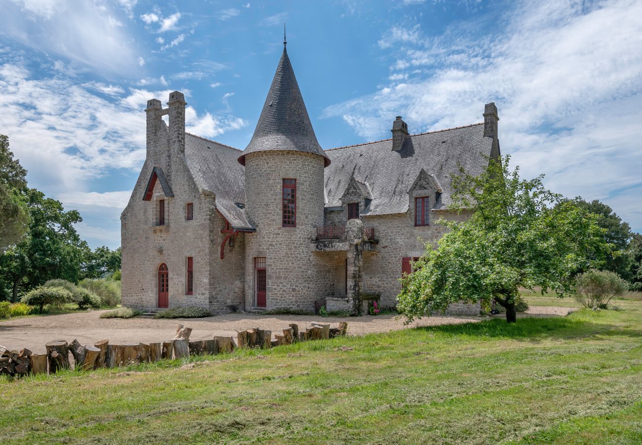 House in La Turballe - Castle for 13 - 550m from the salt marshes