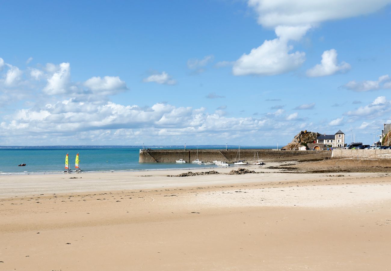 Apartment in Pléneuf-Val-André - 130m from the beach, nice flat for 4