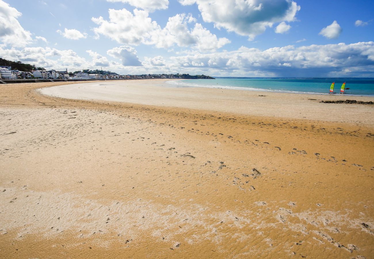 Apartment in Pléneuf-Val-André - 130m from the beach, nice flat for 4