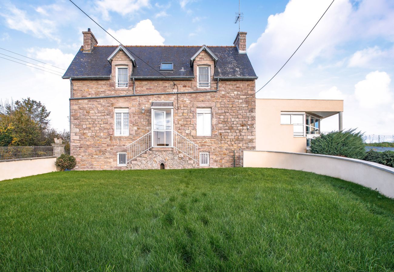 House in Erquy - In the Erquy countryside, large house for 6 people