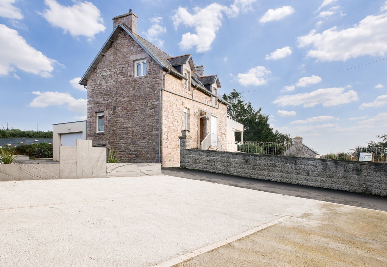 House in Erquy - In the Erquy countryside, large house for 6 people