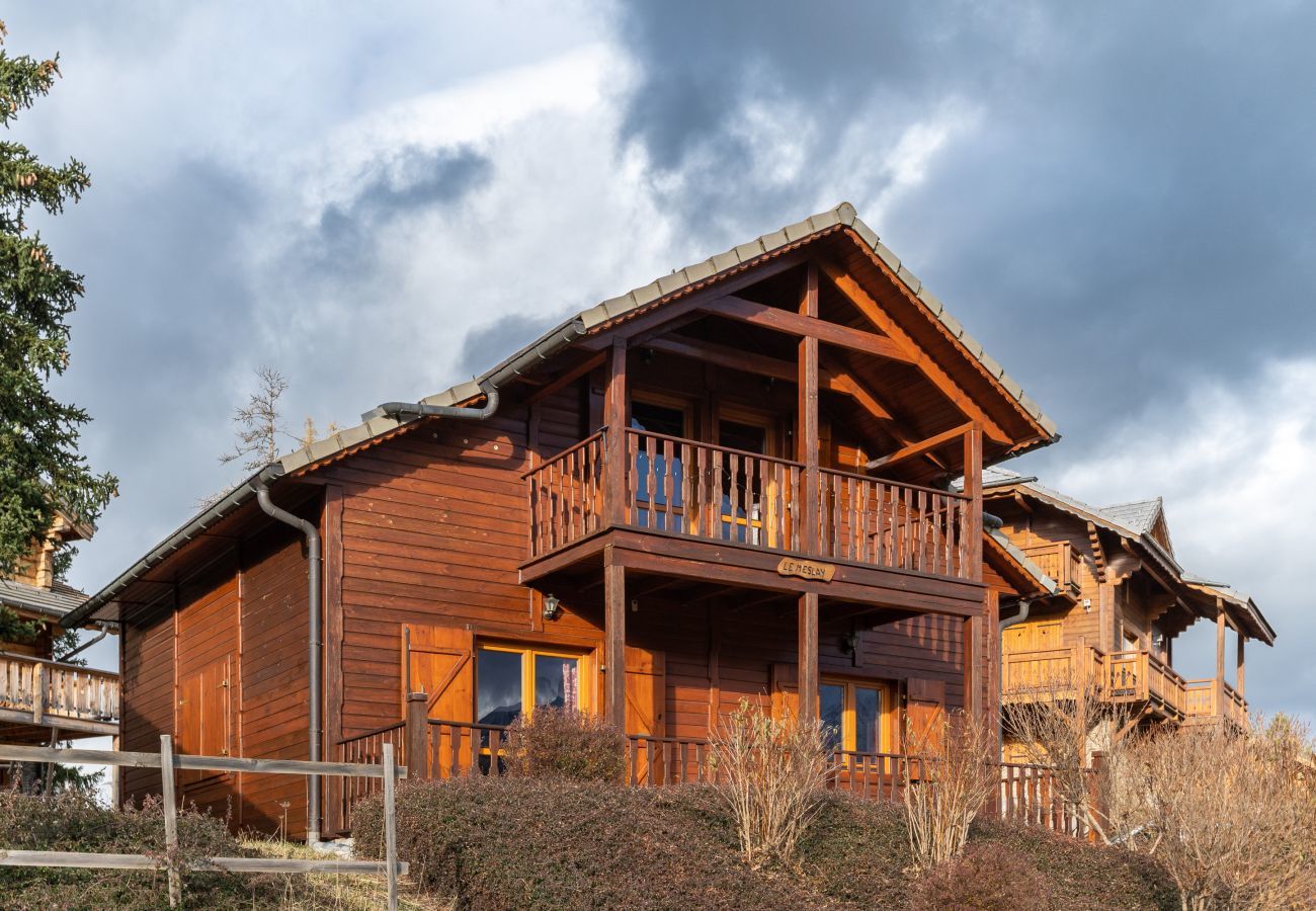 Chalet in Le Dévoluy - 400m from the slopes, comfortable chalet for 10