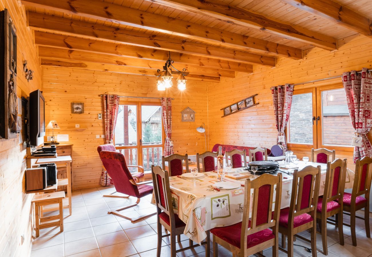 Chalet in Le Dévoluy - 400m from the slopes, comfortable chalet for 10