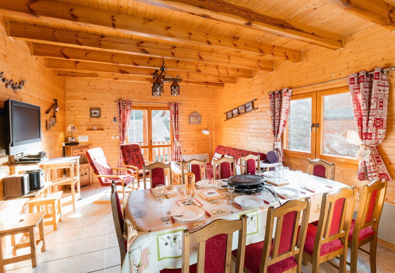 Chalet in Le Dévoluy - 400m from the slopes, comfortable chalet for 10