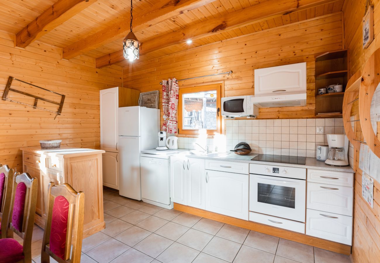 Chalet in Le Dévoluy - 400m from the slopes, comfortable chalet for 10