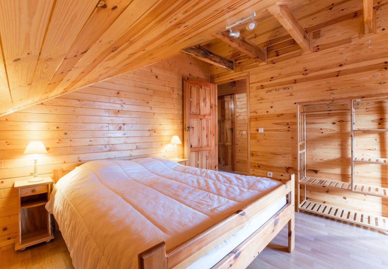 Chalet in Le Dévoluy - 400m from the slopes, comfortable chalet for 10
