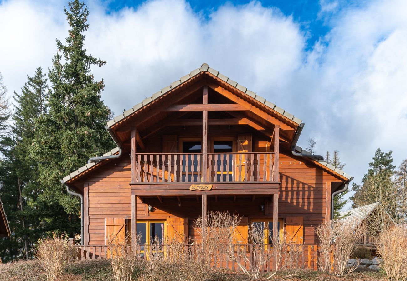 Chalet in Le Dévoluy - 400m from the slopes, comfortable chalet for 10