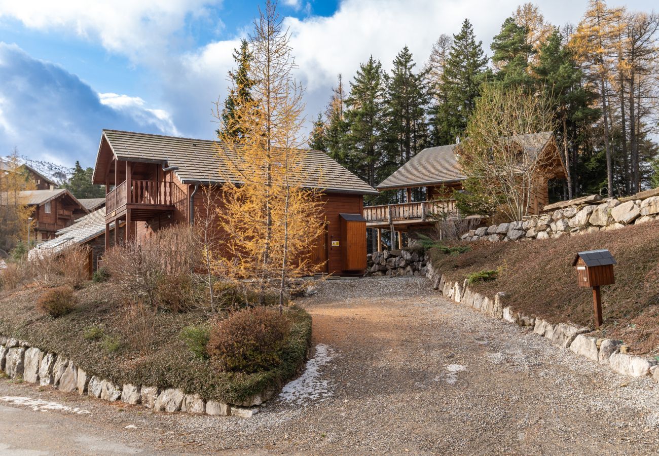 Chalet in Le Dévoluy - 400m from the slopes, comfortable chalet for 10
