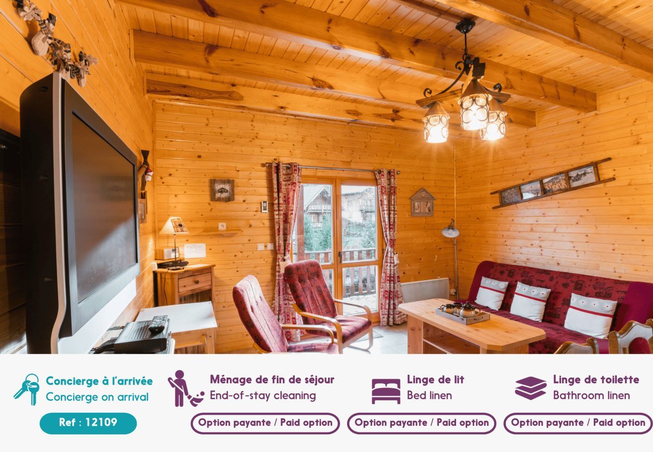 Chalet in Le Dévoluy - 400m from the slopes, comfortable chalet for 10