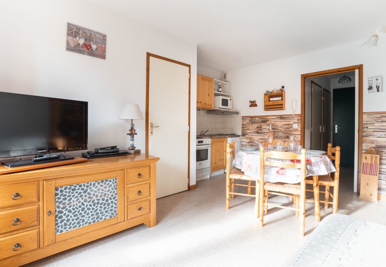 Apartment in Le Dévoluy - La Joue du Loup, flat for 4 with terrace