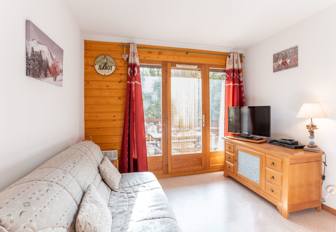 Apartment in Le Dévoluy - La Joue du Loup, flat for 4 with terrace