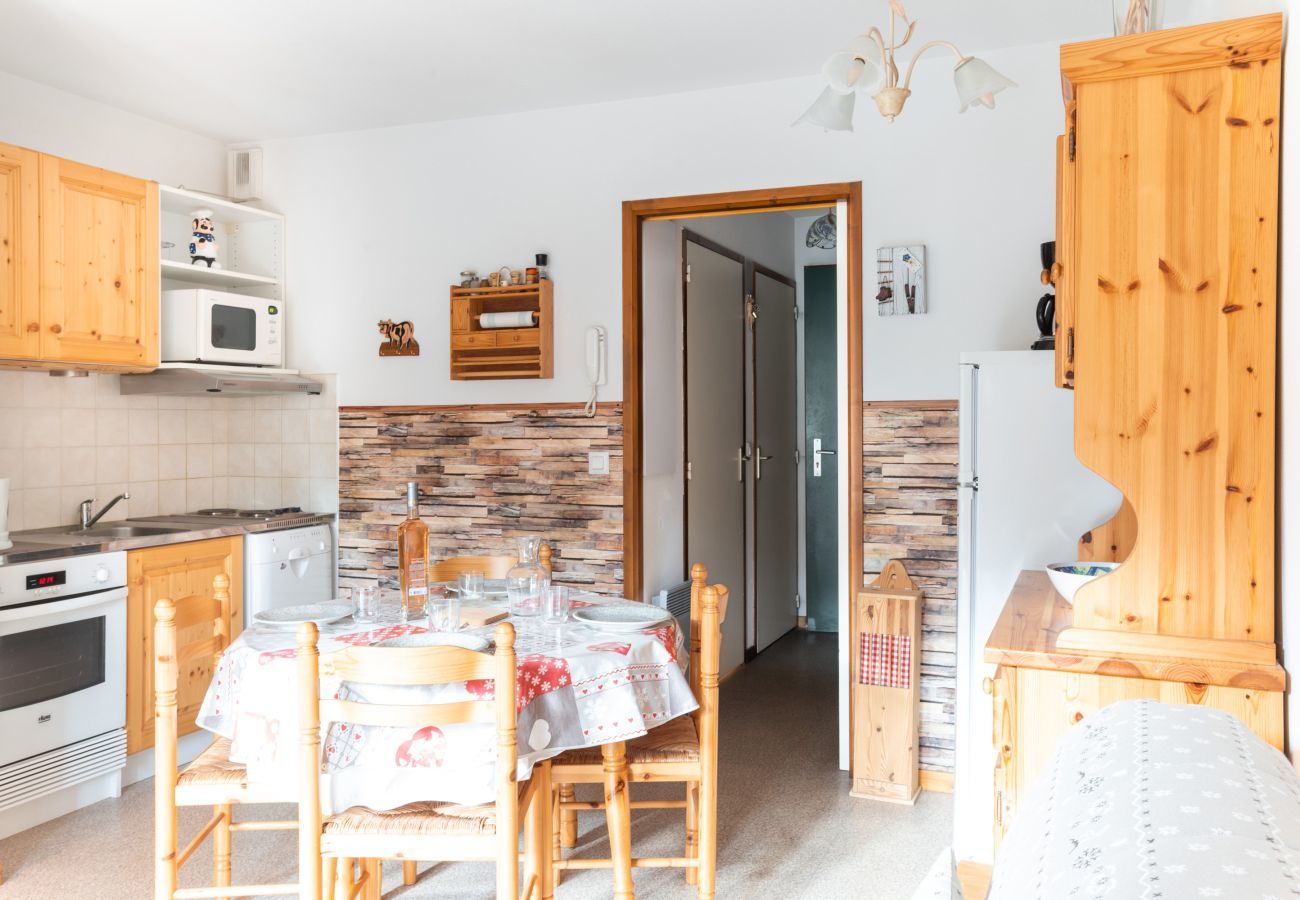 Apartment in Le Dévoluy - La Joue du Loup, flat for 4 with terrace