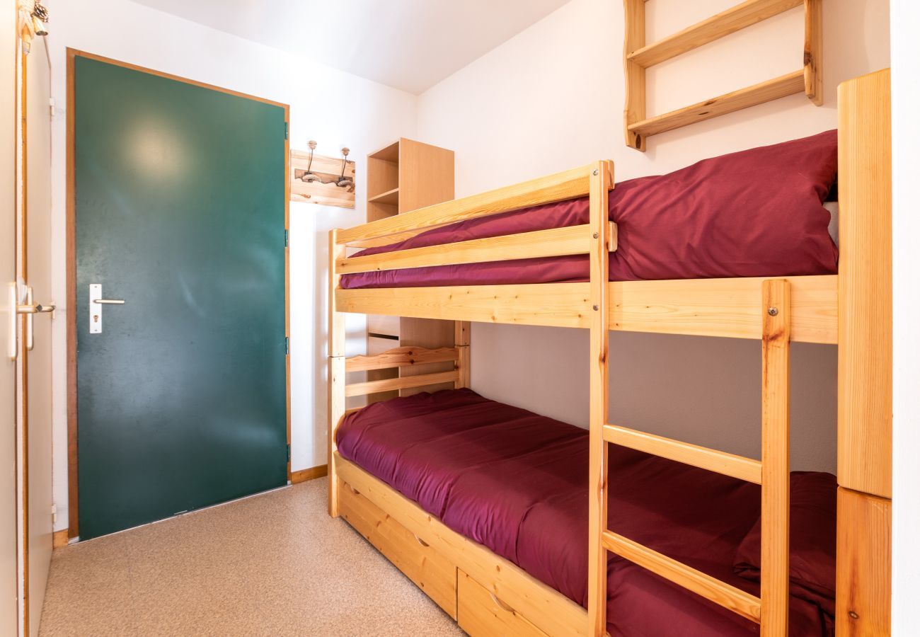 Apartment in Le Dévoluy - La Joue du Loup, flat for 4 with terrace