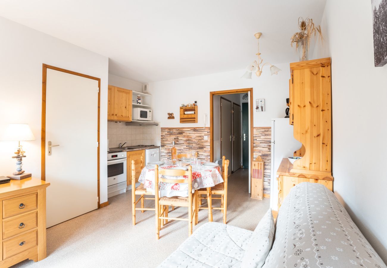 Apartment in Le Dévoluy - La Joue du Loup, flat for 4 with terrace