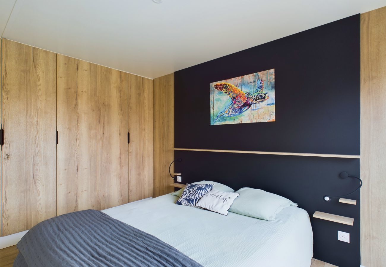 Chalet in Saint-Gilles-Croix-de-Vie - Chalet for 6- Heated swimming pool all year round