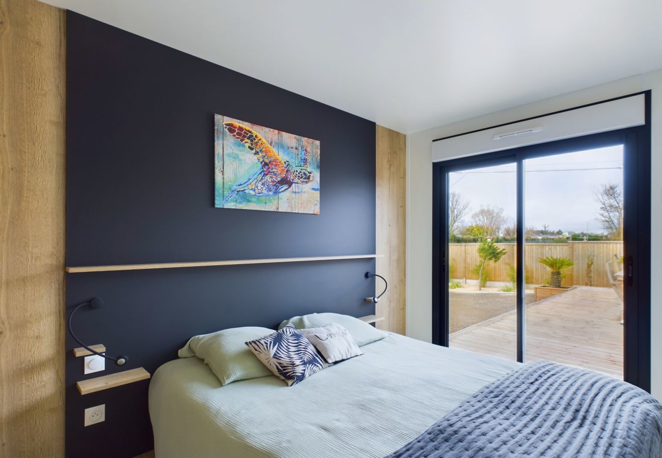 Chalet in Saint-Gilles-Croix-de-Vie - Chalet for 6- Heated swimming pool all year round
