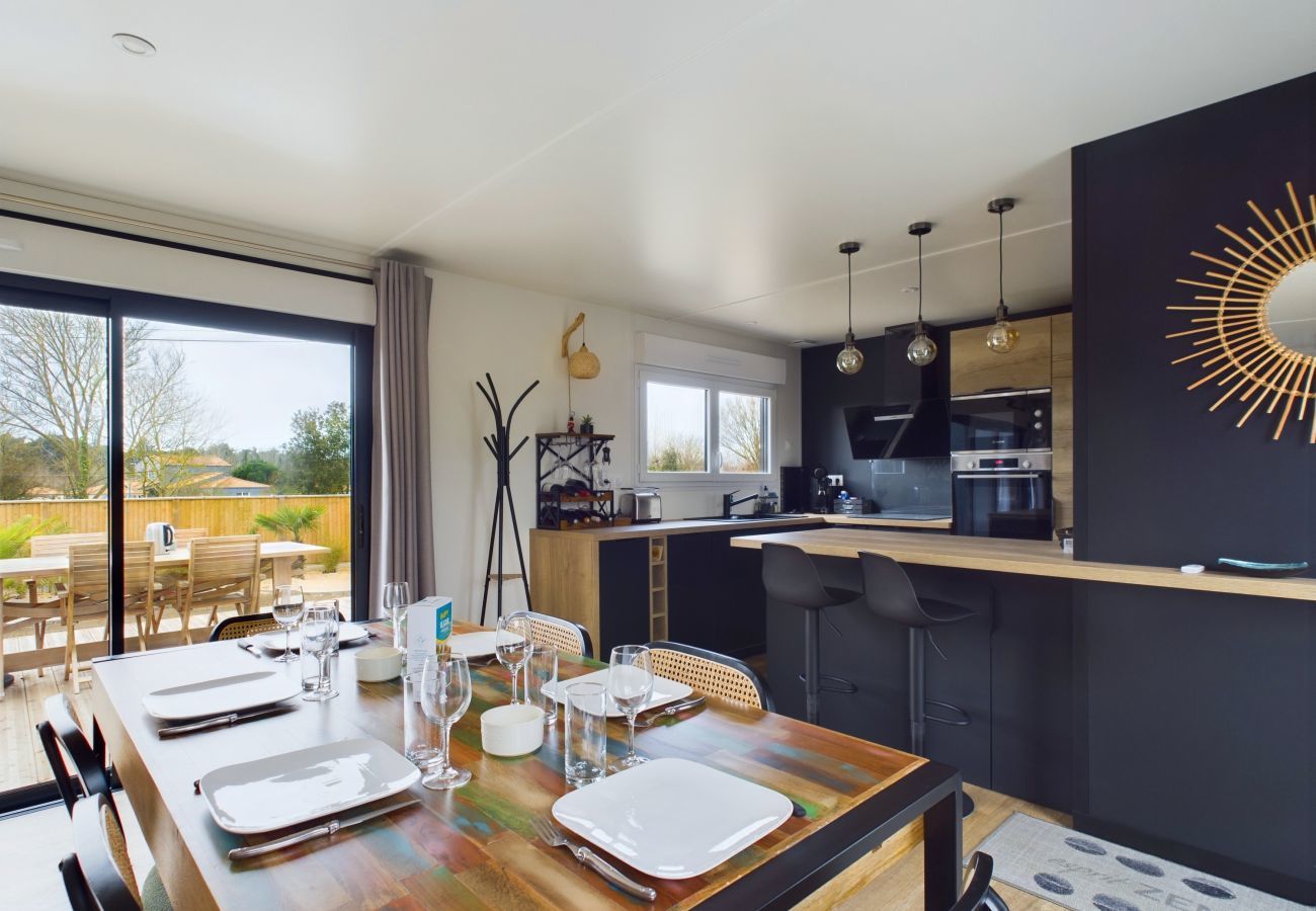 Chalet in Saint-Gilles-Croix-de-Vie - Chalet for 6- Heated swimming pool all year round