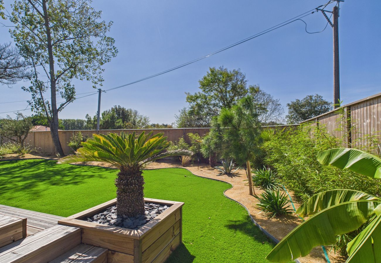 Chalet in Saint-Gilles-Croix-de-Vie - Chalet for 6- Heated swimming pool all year round
