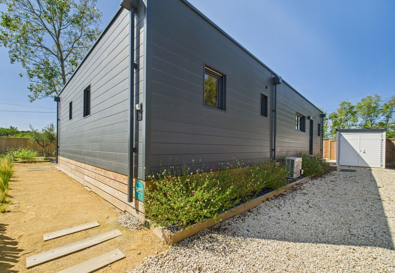Chalet in Saint-Gilles-Croix-de-Vie - Chalet for 6- Heated swimming pool all year round
