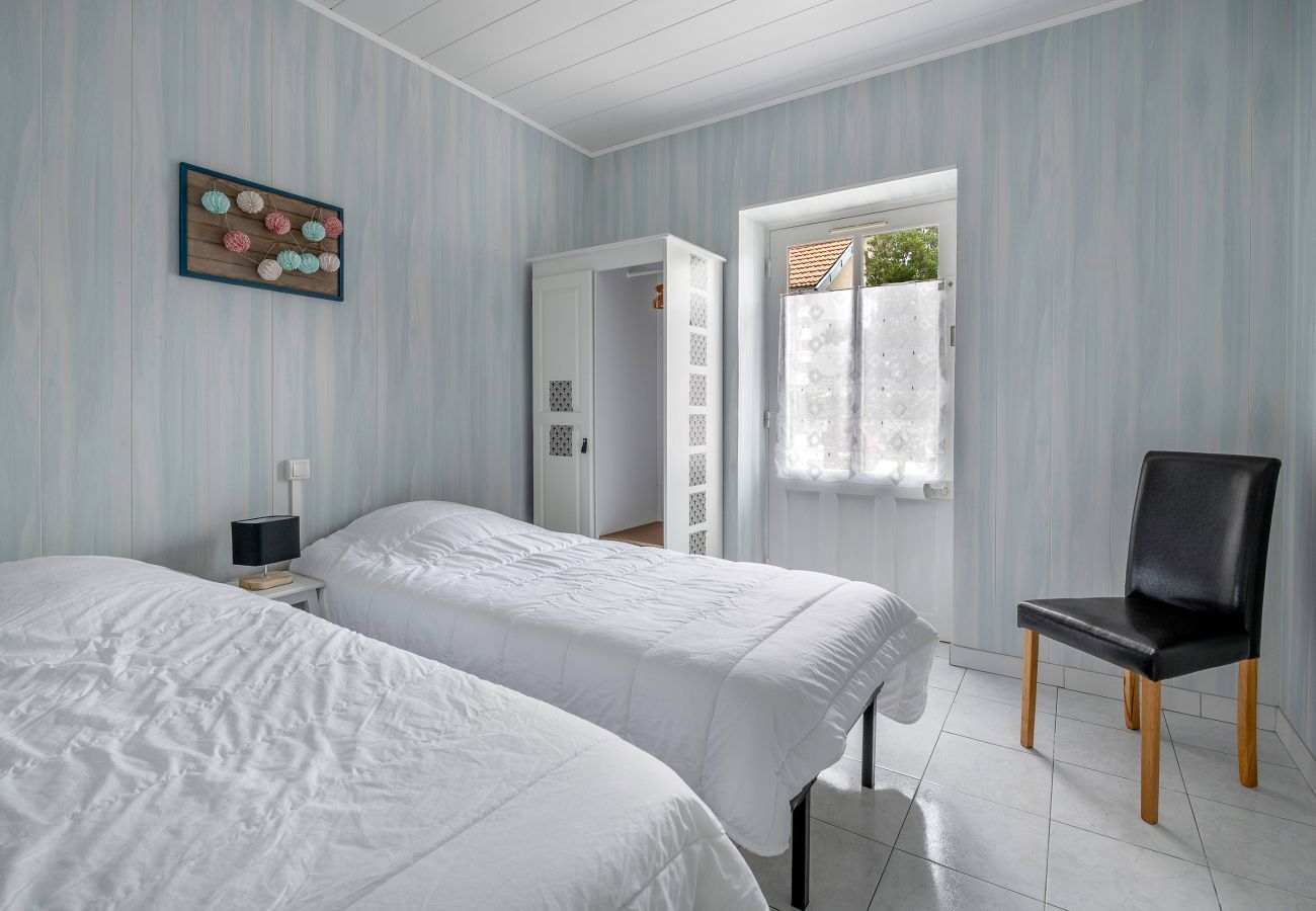 Townhouse in La Bernerie-en-Retz - Beach 200m , house, for 4 people.