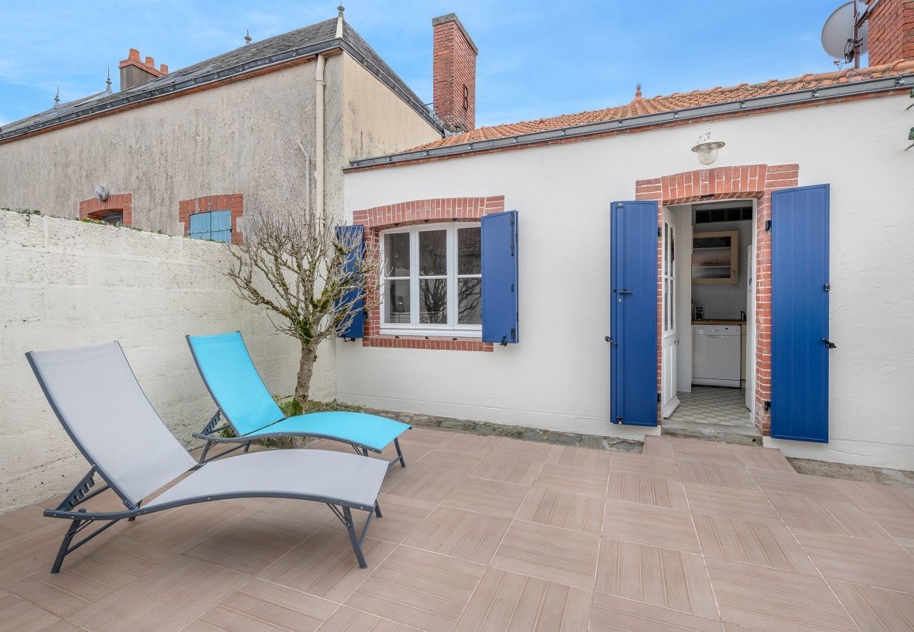 Townhouse in La Bernerie-en-Retz - Beach 200m , house, for 4 people.