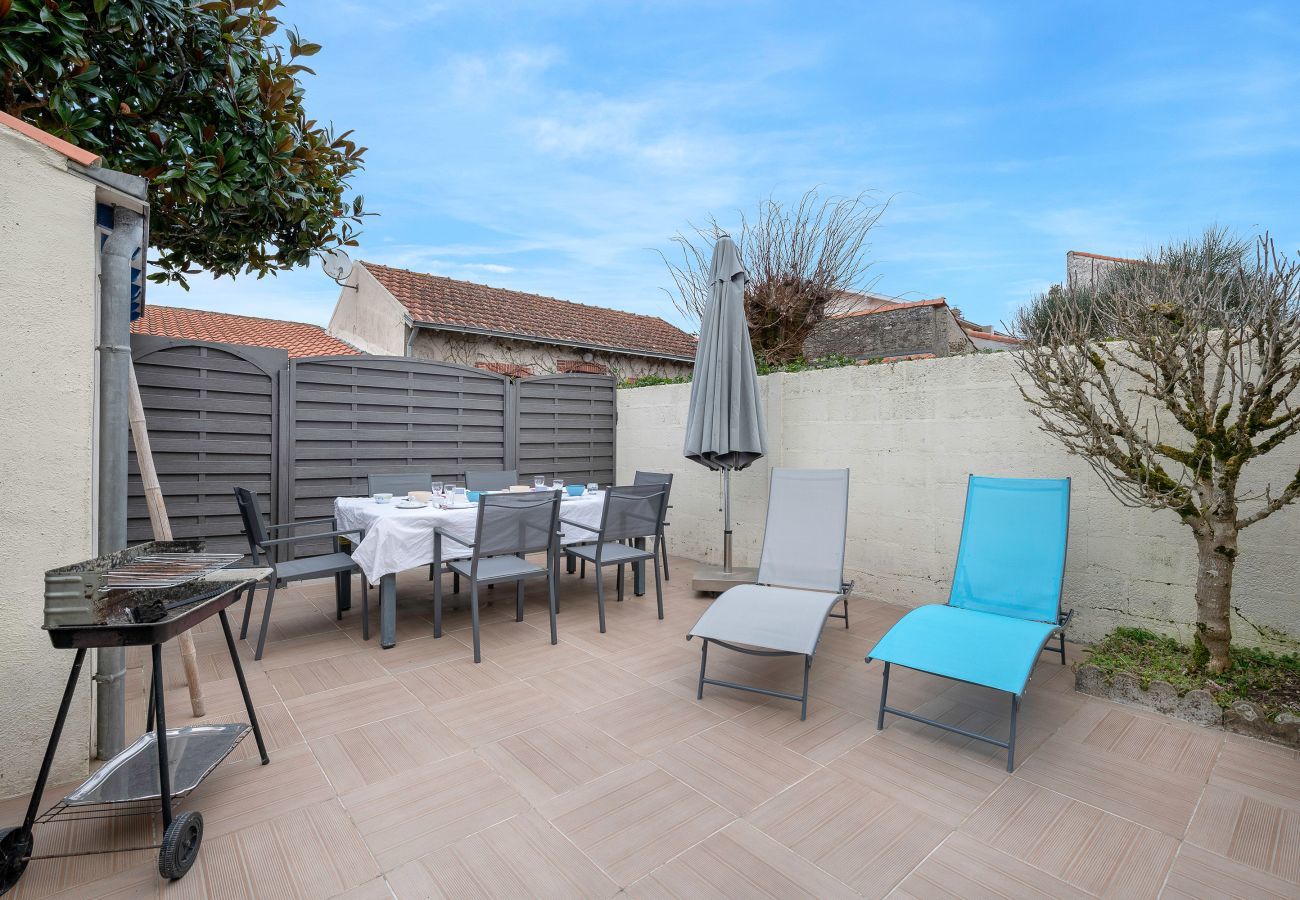 Townhouse in La Bernerie-en-Retz - Beach 200m , house, for 4 people.