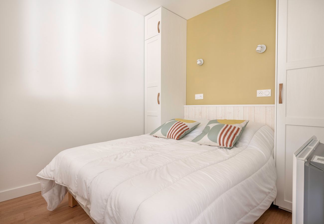 Apartment in La Baule-Escoublac - 220m from the beach, flat with terrace for 3