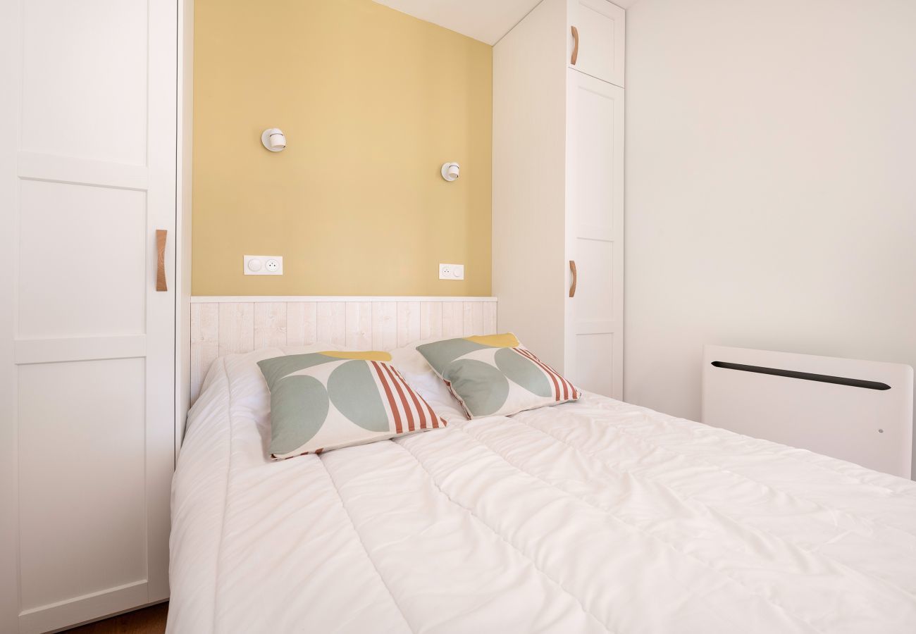 Apartment in La Baule-Escoublac - 220m from the beach, flat with terrace for 3