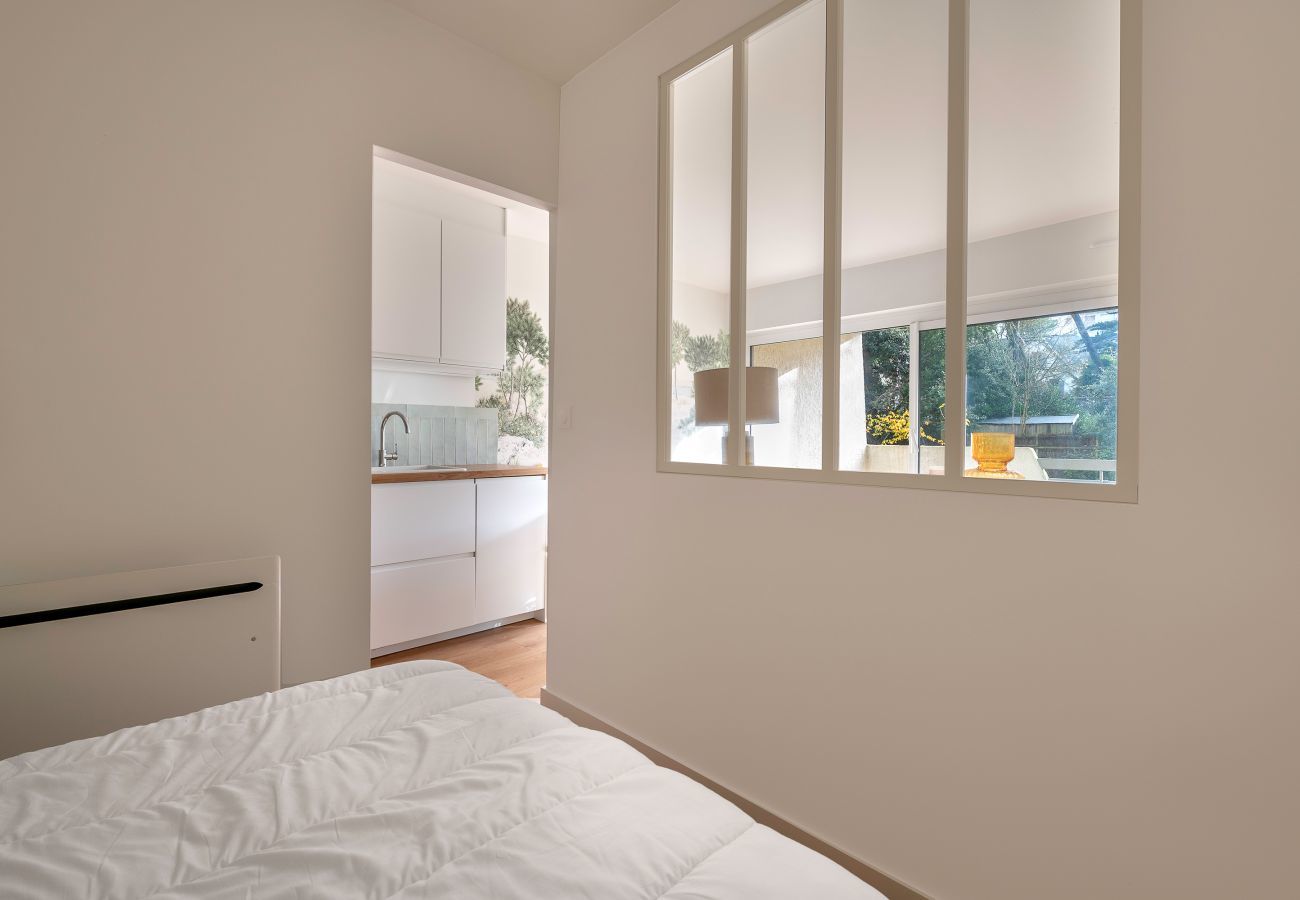 Apartment in La Baule-Escoublac - 220m from the beach, flat with terrace for 3