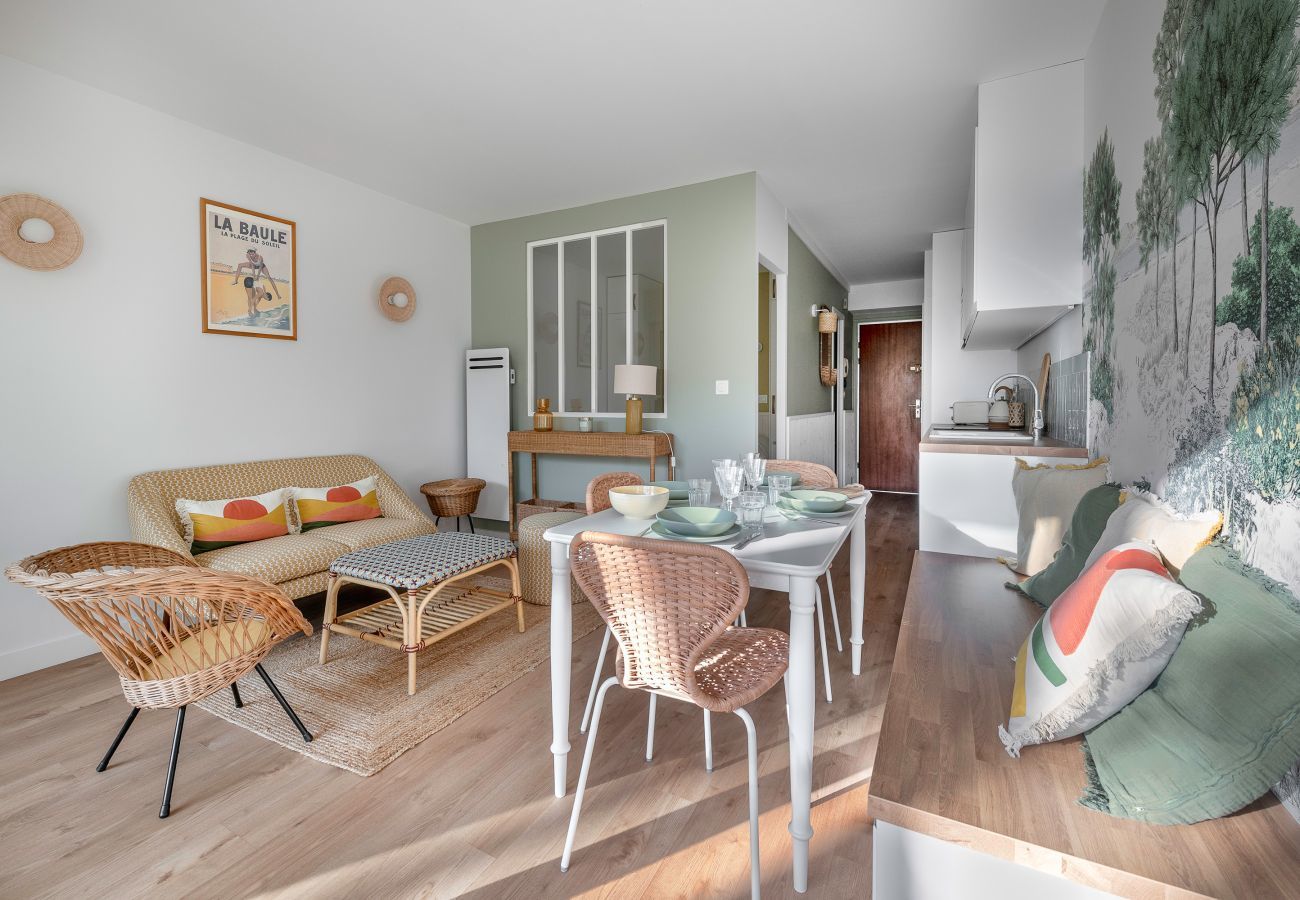 Apartment in La Baule-Escoublac - 220m from the beach, flat with terrace for 3
