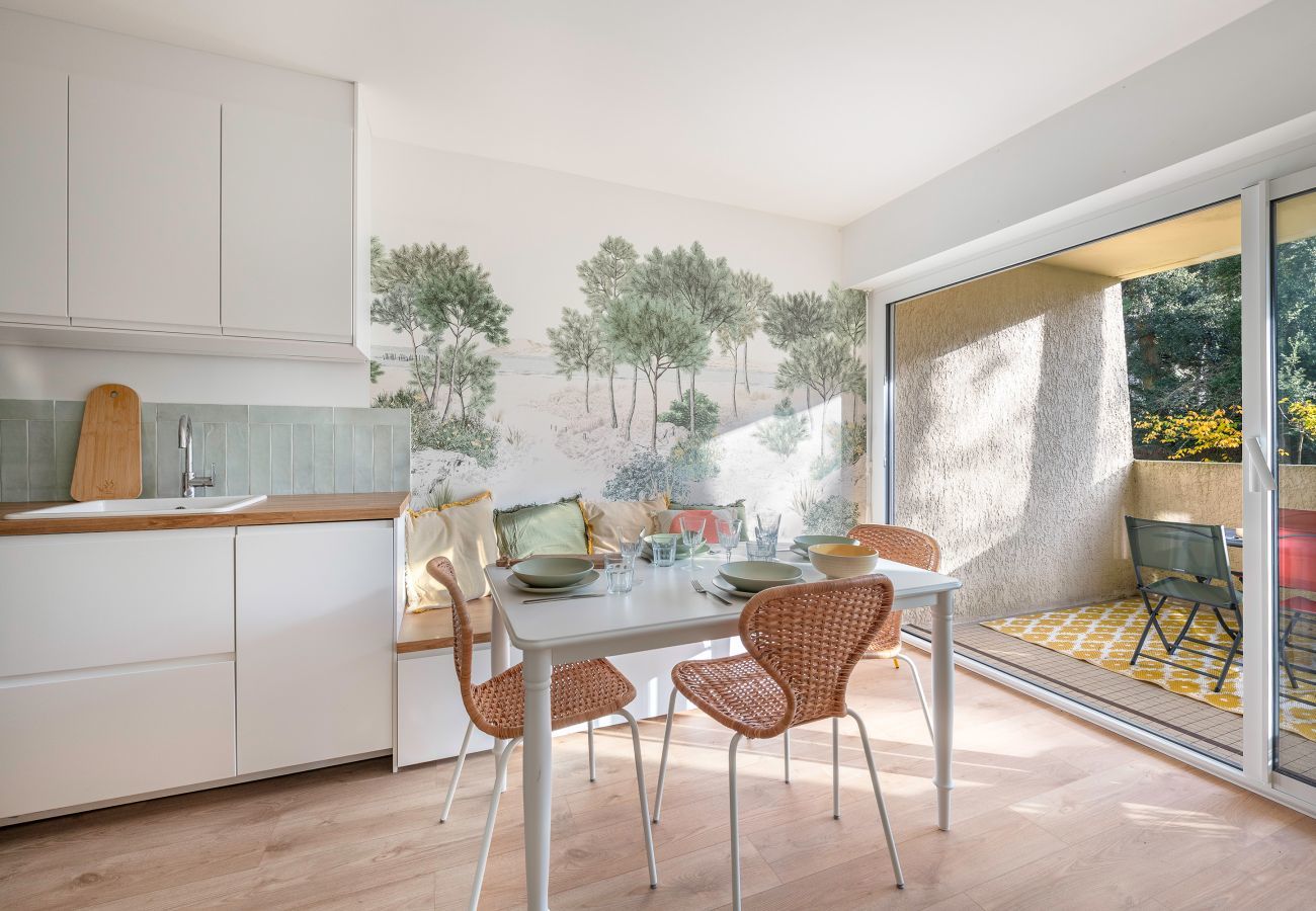 Apartment in La Baule-Escoublac - 220m from the beach, flat with terrace for 3