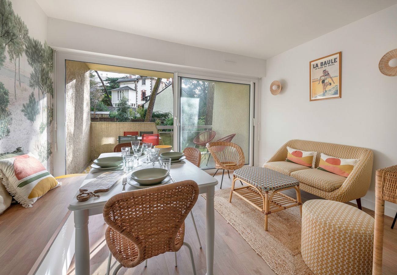 Apartment in La Baule-Escoublac - 220m from the beach, flat with terrace for 3