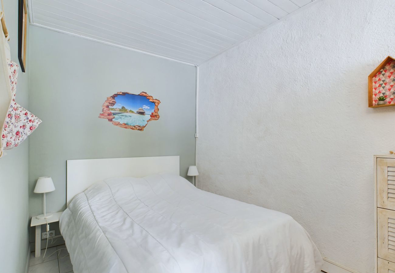 Terraced House in Longeville-sur-Mer - Ideal for 2 adults and 3 children – Longeville-sur-Mer