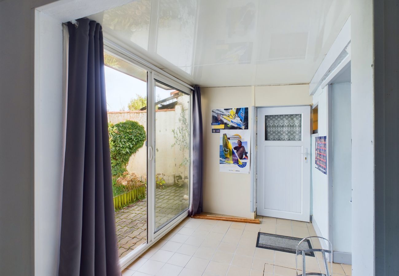 Terraced House in Longeville-sur-Mer - Ideal for 2 adults and 3 children – Longeville-sur-Mer