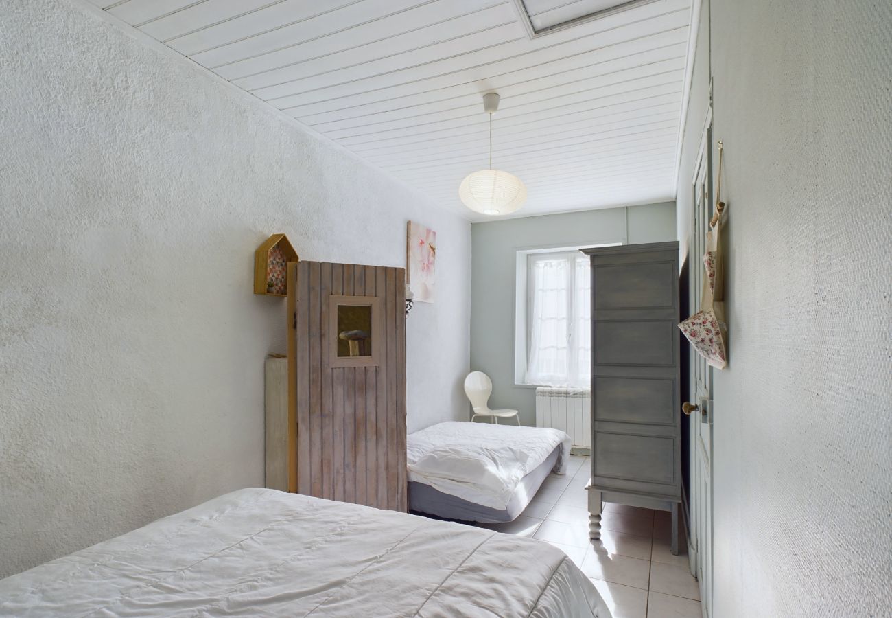 Terraced House in Longeville-sur-Mer - Ideal for 2 adults and 3 children – Longeville-sur-Mer