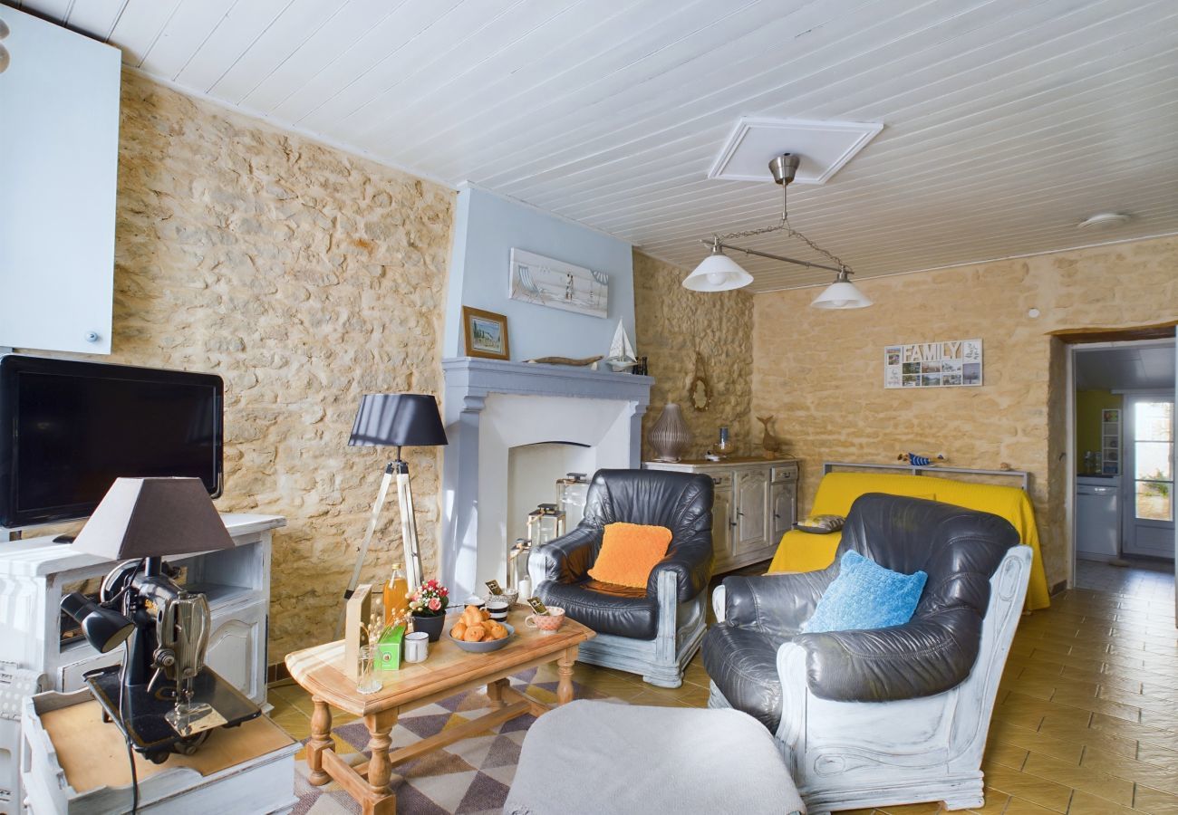 Terraced House in Longeville-sur-Mer - Ideal for 2 adults and 3 children – Longeville-sur-Mer