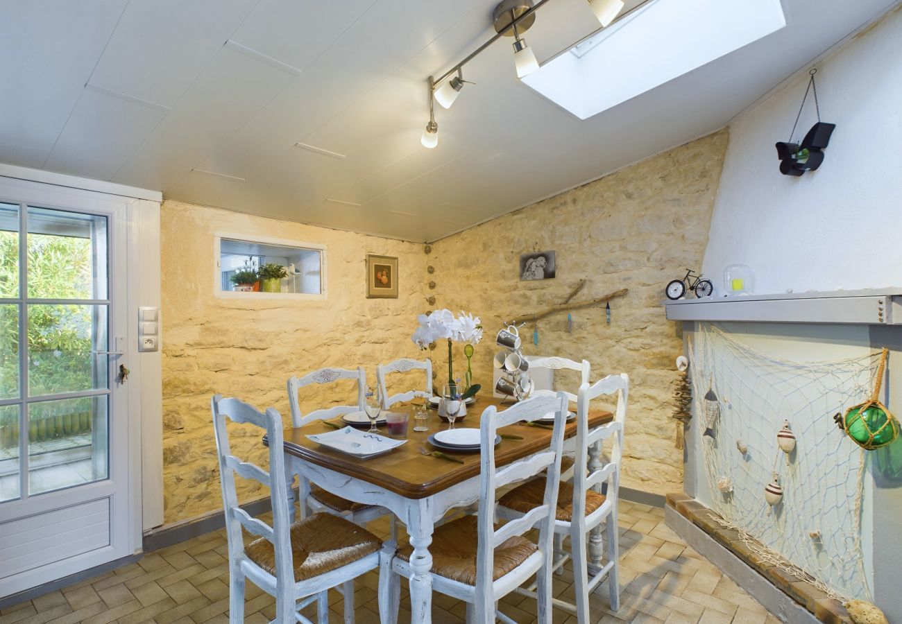 Terraced House in Longeville-sur-Mer - Ideal for 2 adults and 3 children – Longeville-sur-Mer