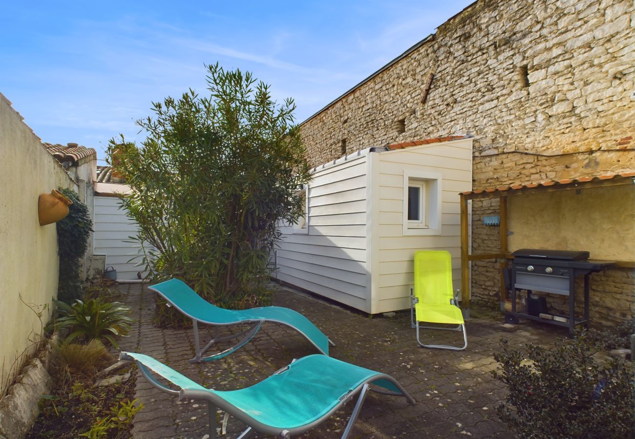 Terraced House in Longeville-sur-Mer - Ideal for 2 adults and 3 children – Longeville-sur-Mer