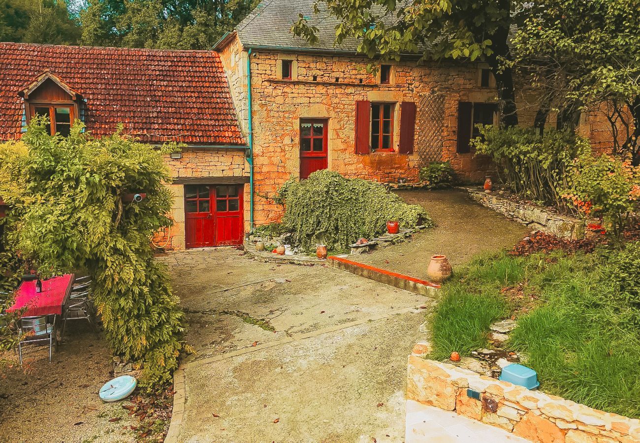 House in Salignac-Eyvigues - Salignac-Eyvigues, house for 7 with pool