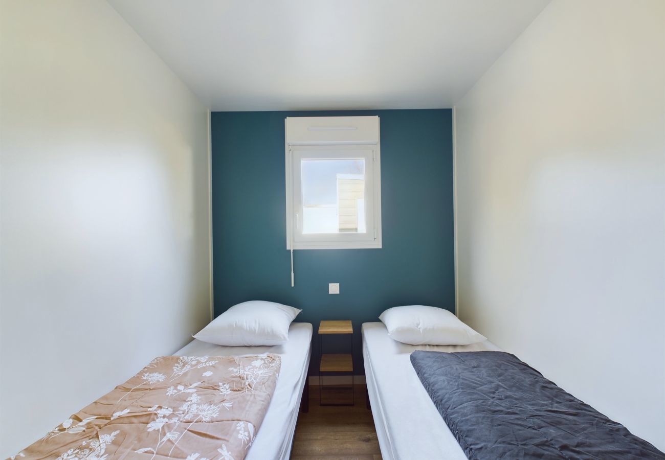 Chalet in Saint-Gilles-Croix-de-Vie - Residence Les Voiles Blanches chalet for 8