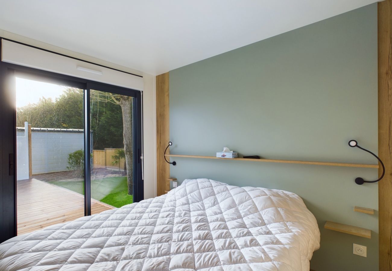 Chalet in Saint-Gilles-Croix-de-Vie - Residence Les Voiles Blanches chalet for 8