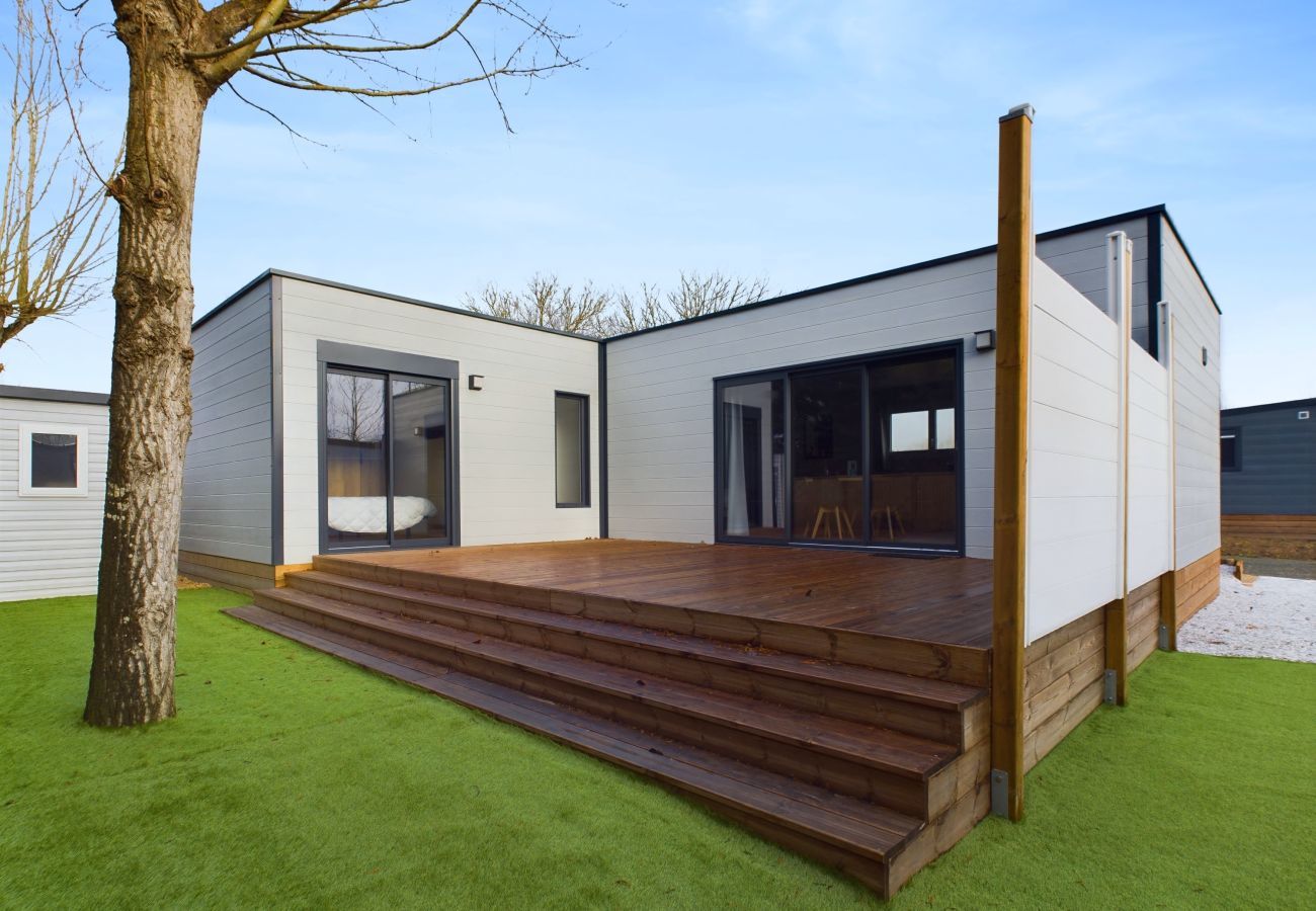 Chalet in Saint-Gilles-Croix-de-Vie - Residence Les Voiles Blanches chalet for 8