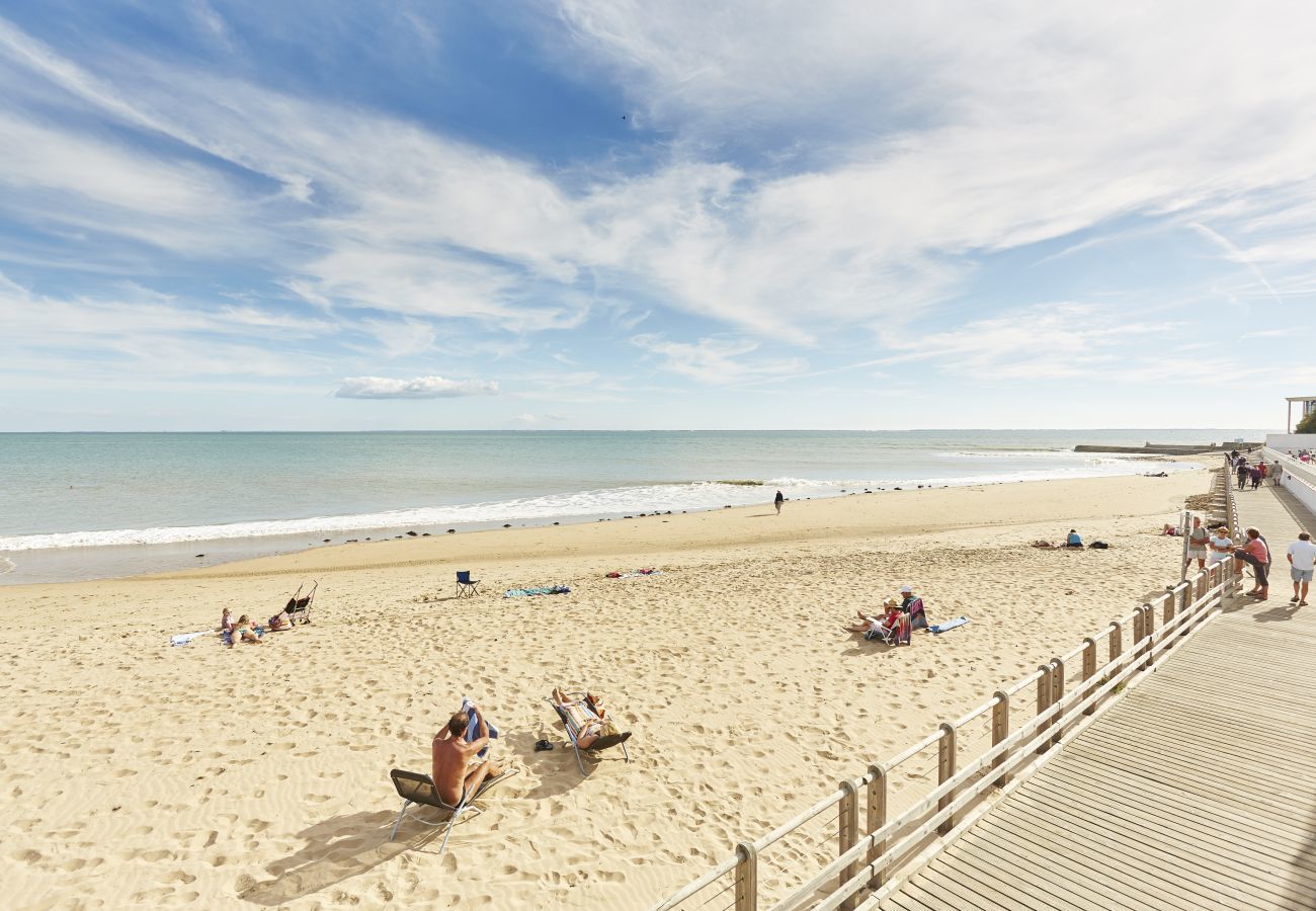 Apartment in La Tranche-sur-Mer - Flat for 8  - Residence with access to the sea