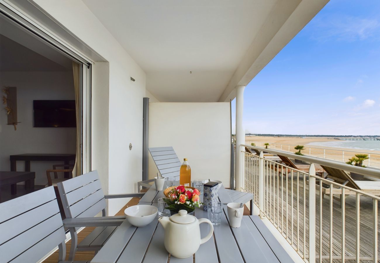 Apartment in La Tranche-sur-Mer - Seaview ! Flat for 6 persons