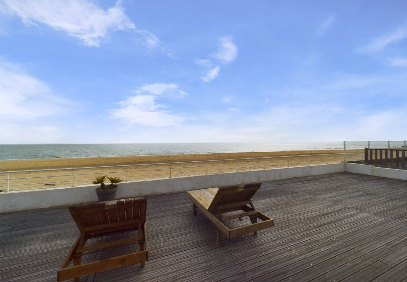 Apartment in La Tranche-sur-Mer - Seaview ! Flat for 6 persons