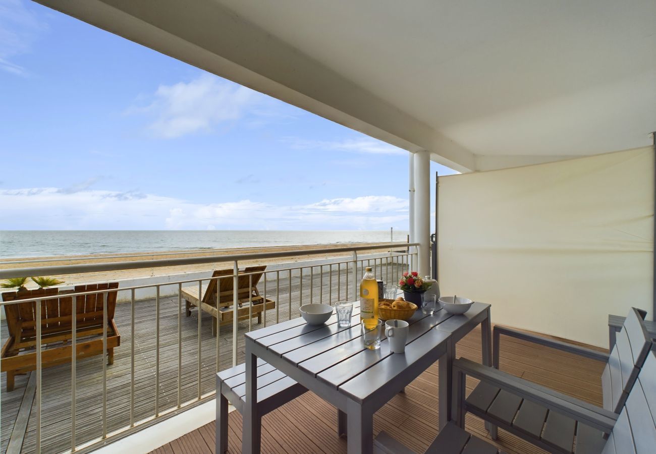 Apartment in La Tranche-sur-Mer - Seaview ! Flat for 6 persons