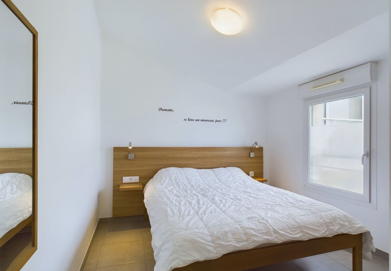 Apartment in La Tranche-sur-Mer - On the beach, flat for 4, amazing seaview