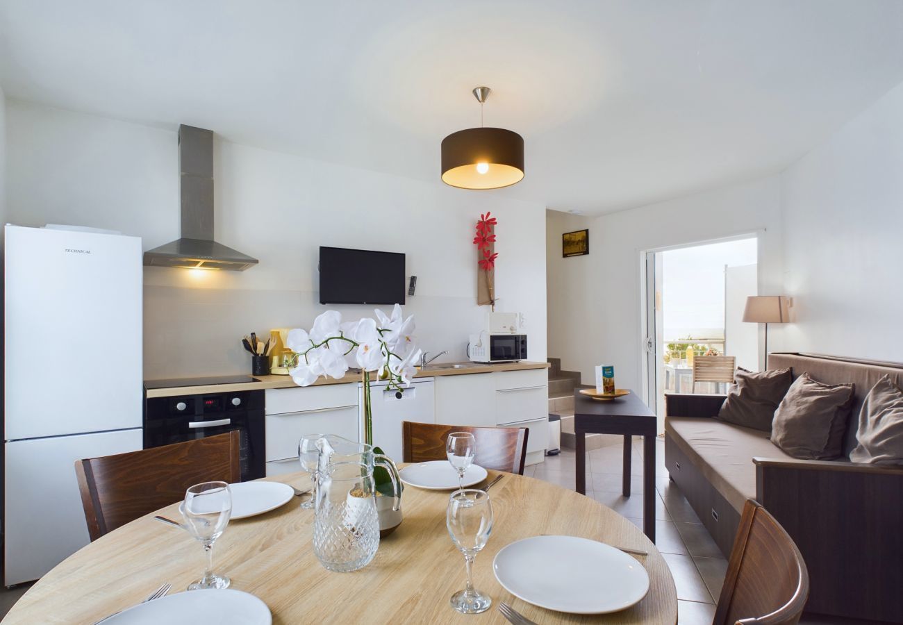 Apartment in La Tranche-sur-Mer - On the beach, flat for 4, amazing seaview