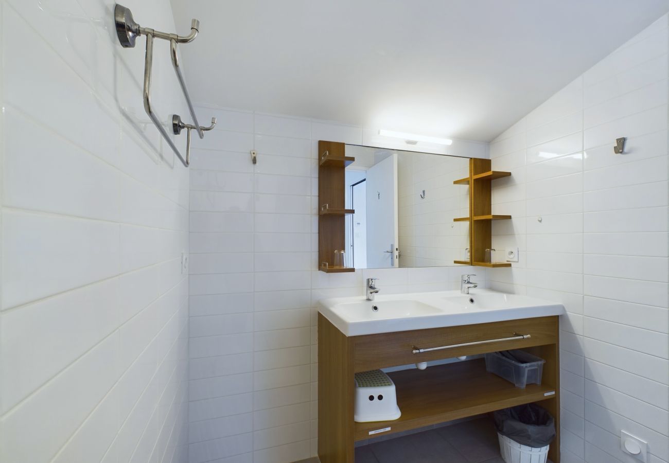 Apartment in La Tranche-sur-Mer - On the beach, flat for 4, amazing seaview