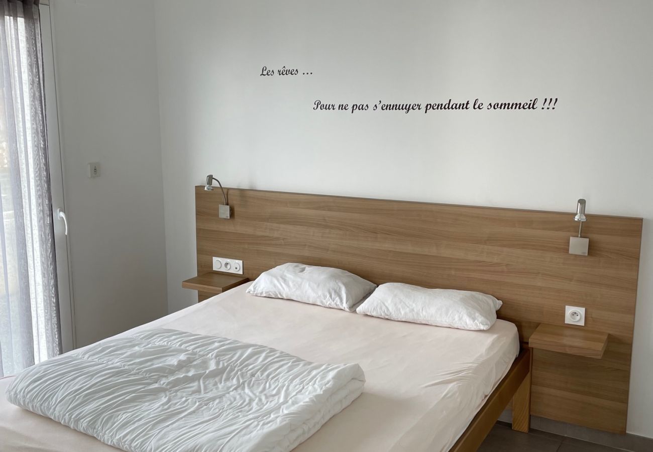 Apartment in La Tranche-sur-Mer - Sea view for 4 at La Tranche Sur Mer